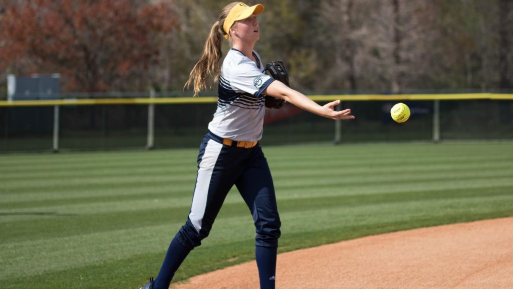 Quinnipiac softball team snaps a five game skid with a 4-0 win over Sacred Heart