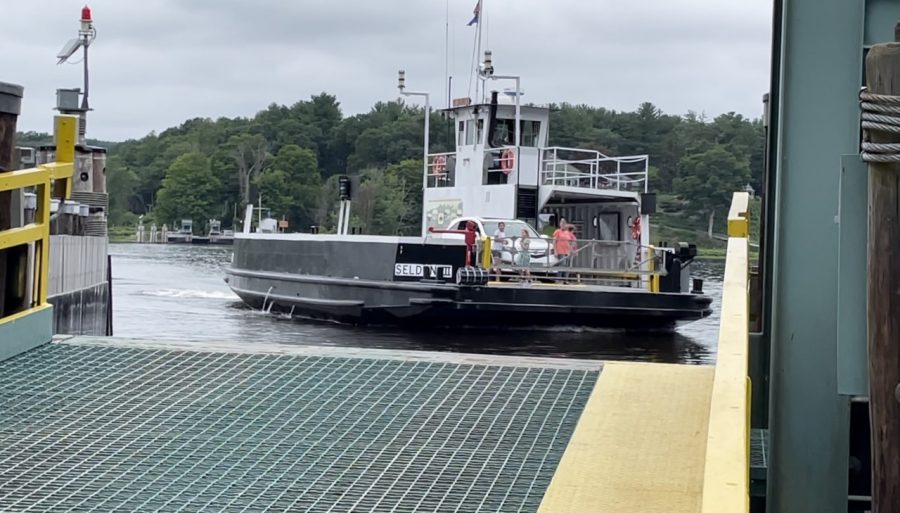 Chester-Hadlyme ferry